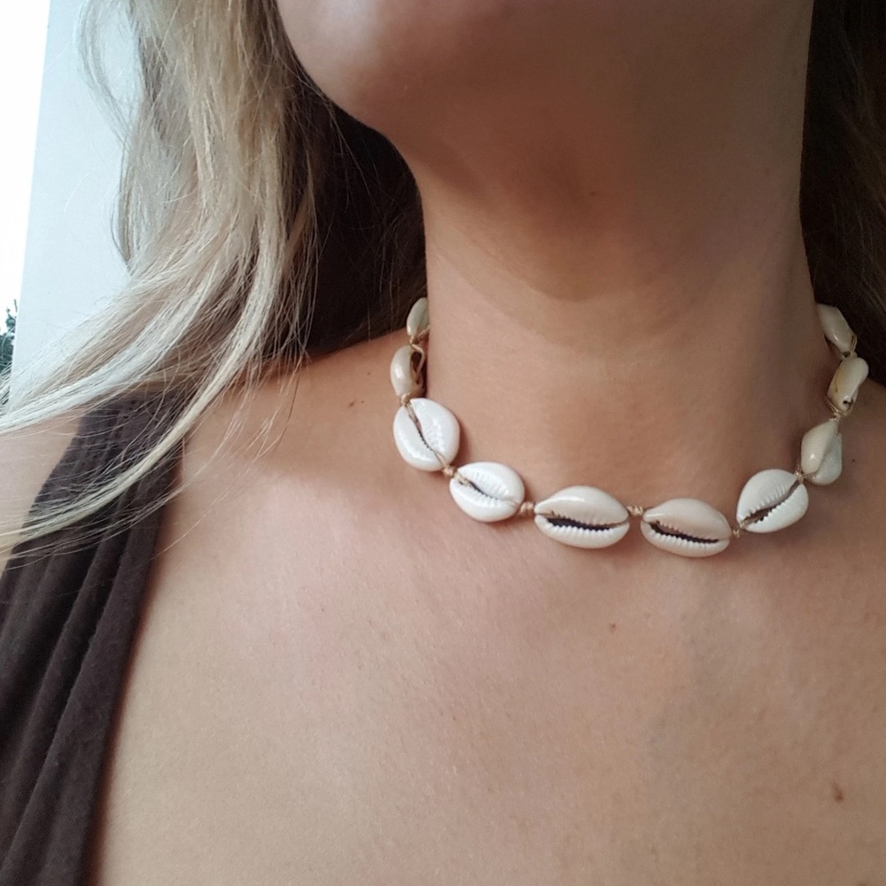 Cowrie shell choker 🐚